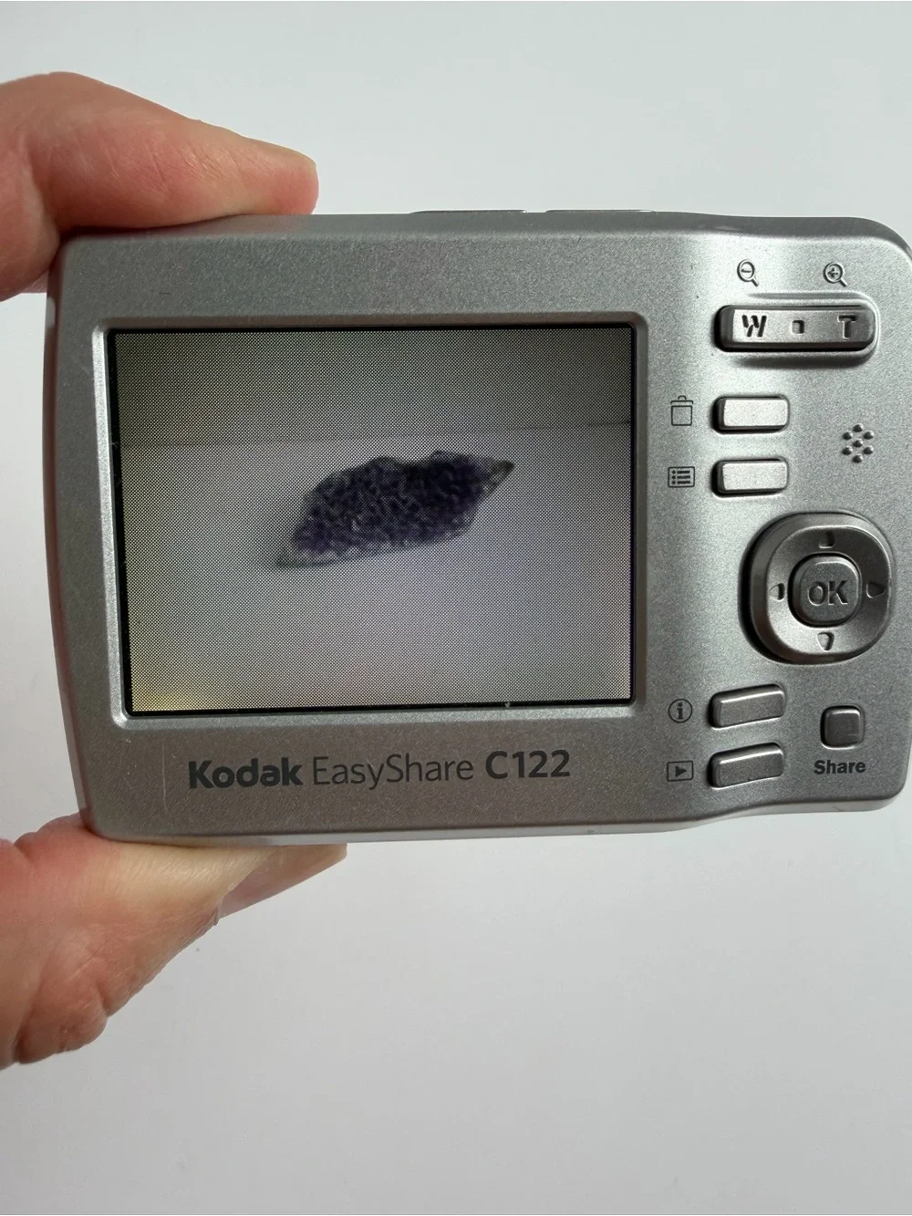 Kodak EasyShare C122 8.1 MP Digital Camera Silver w/ 1G Mem Card Tested & Works